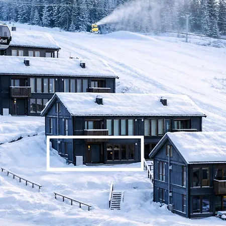 Slopeside - Ski-inn-ski-out *